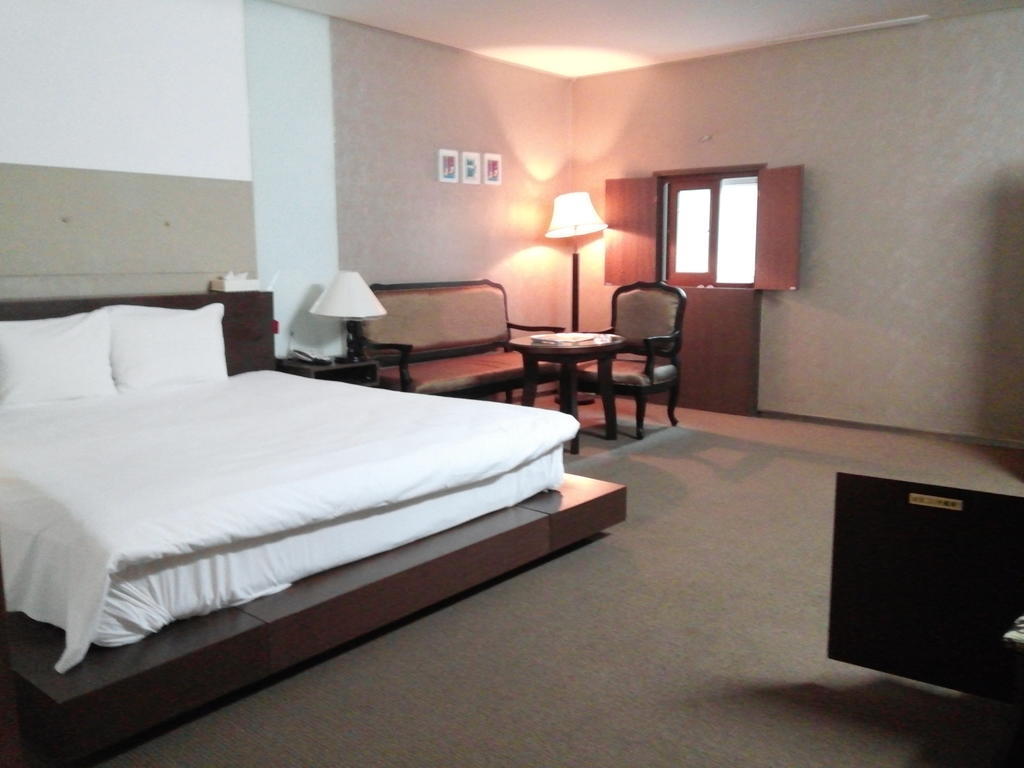 The Most Hotel Suwon Exteriör bild