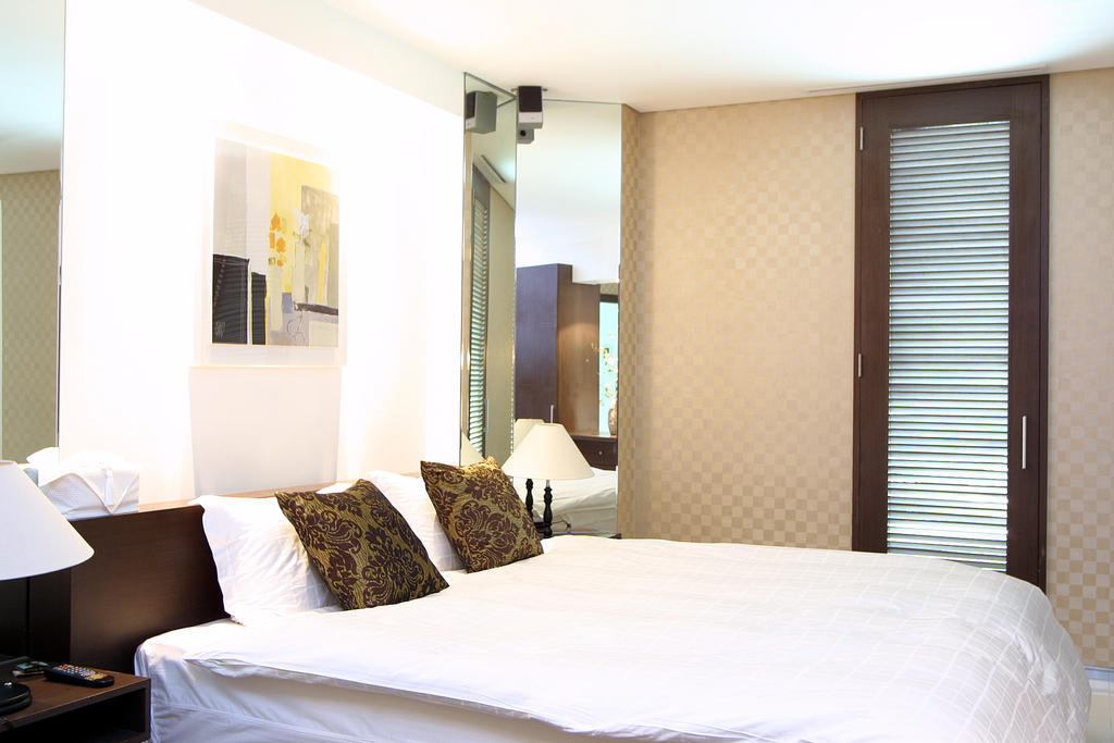 The Most Hotel Suwon Exteriör bild